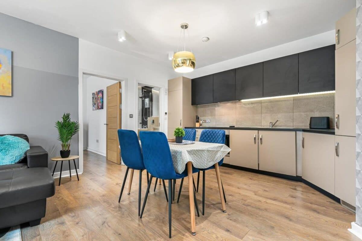Spacious 1 Bedroom Apartment In Central Woking Exterior foto